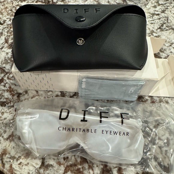 DIFF Blue Light Blocking Glasses - Picture 5 of 11